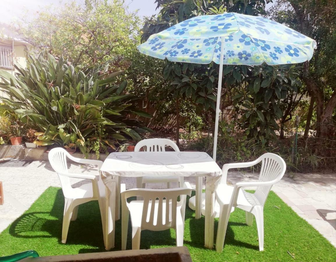 Sa Domu Antiga Villa Solarussa ภายนอก รูปภาพ